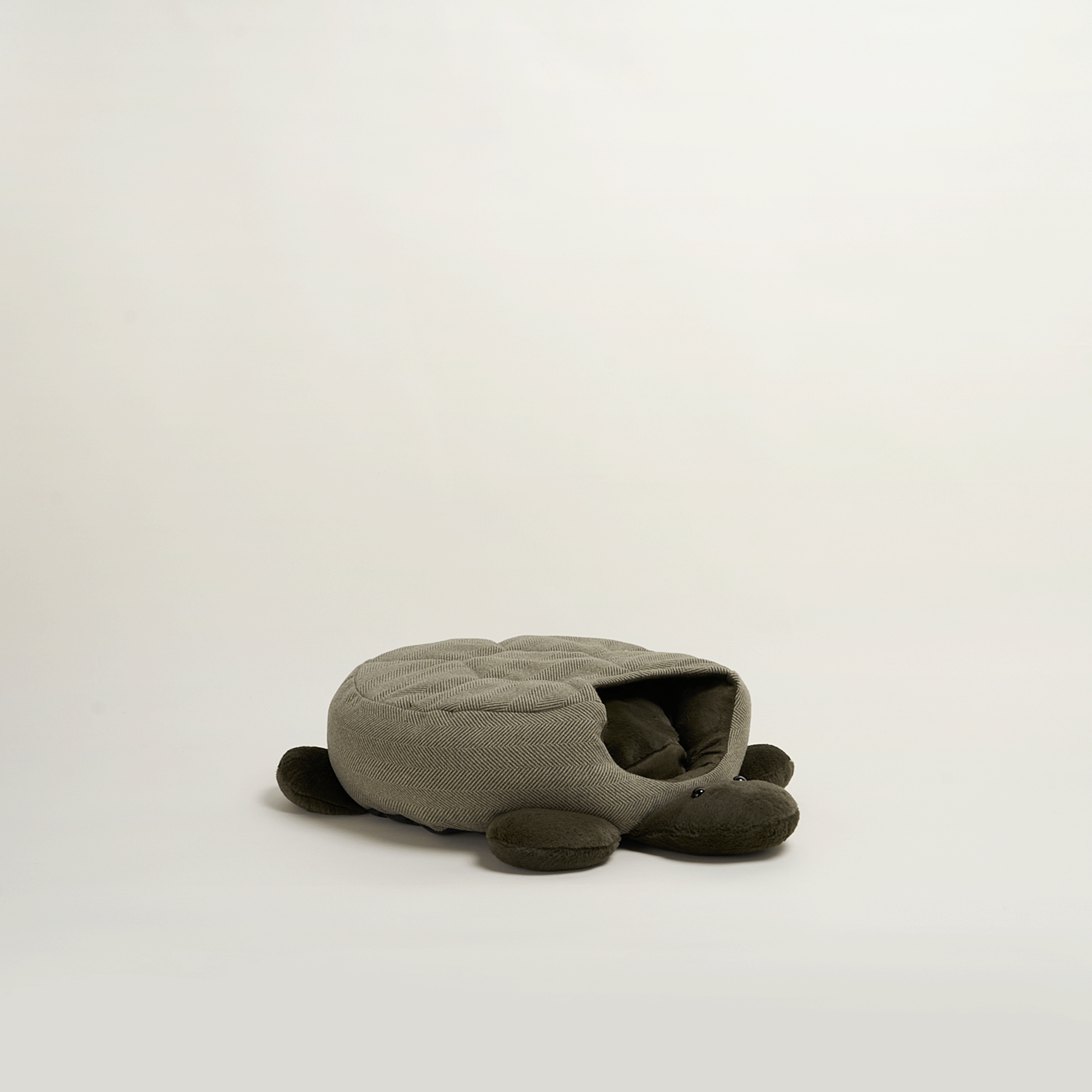 Schildkrötenförmiges Haustierbett, grau, weich, gemütlich, ideal für kleine Haustiere, Schlafplatz.