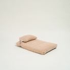 Beiger Tatami-Lounger für Haustiere, weiches Material, ideal für Katzen und kleine Hunde.