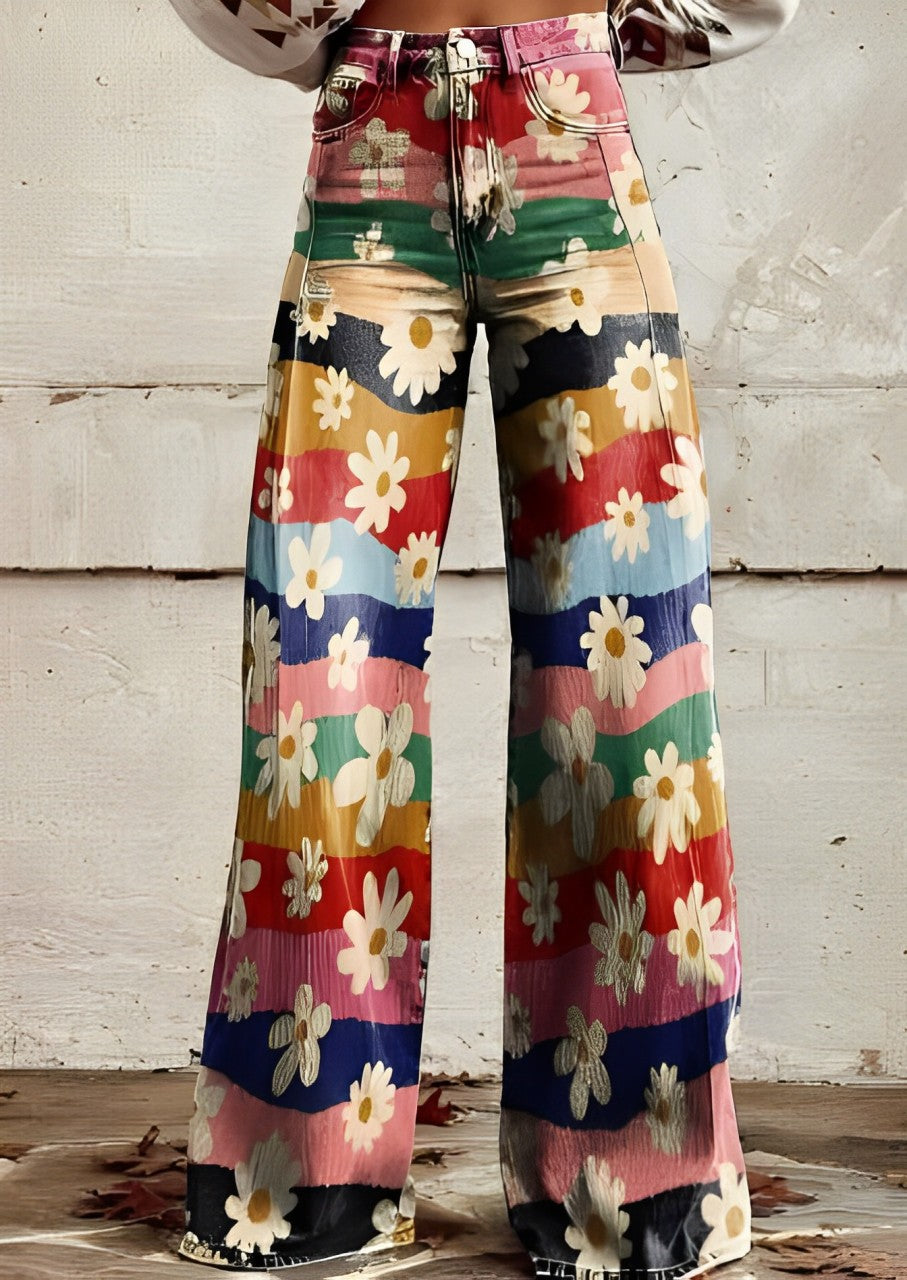 Bunte Schlaghose mit Blumenmuster, Retro-Design, ideal für Vintage-Mode-Liebhaber. Perfekt für trendige, auffällige Outfits und Festival-Looks.