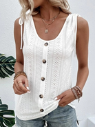 Damen-Top aus weißer Spitze mit Knopfleiste, ärmellos, ideal für Sommermode. Perfekt kombinierbar mit Jeans für einen lässigen Look.
