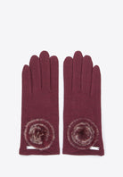 Damenhandschuhe aus Wolle in Bordeaux mit Kunstfell-Pompons, elegant und warm, ideal für Wintermode und stilvolle Accessoires.