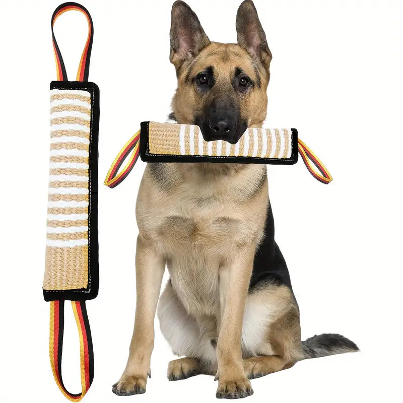 Deutscher Schäferhund mit robustem Beißkissen, ideal für Hundetraining. Hochwertiges Hundezubehör für effektives Kauen und Spielen.