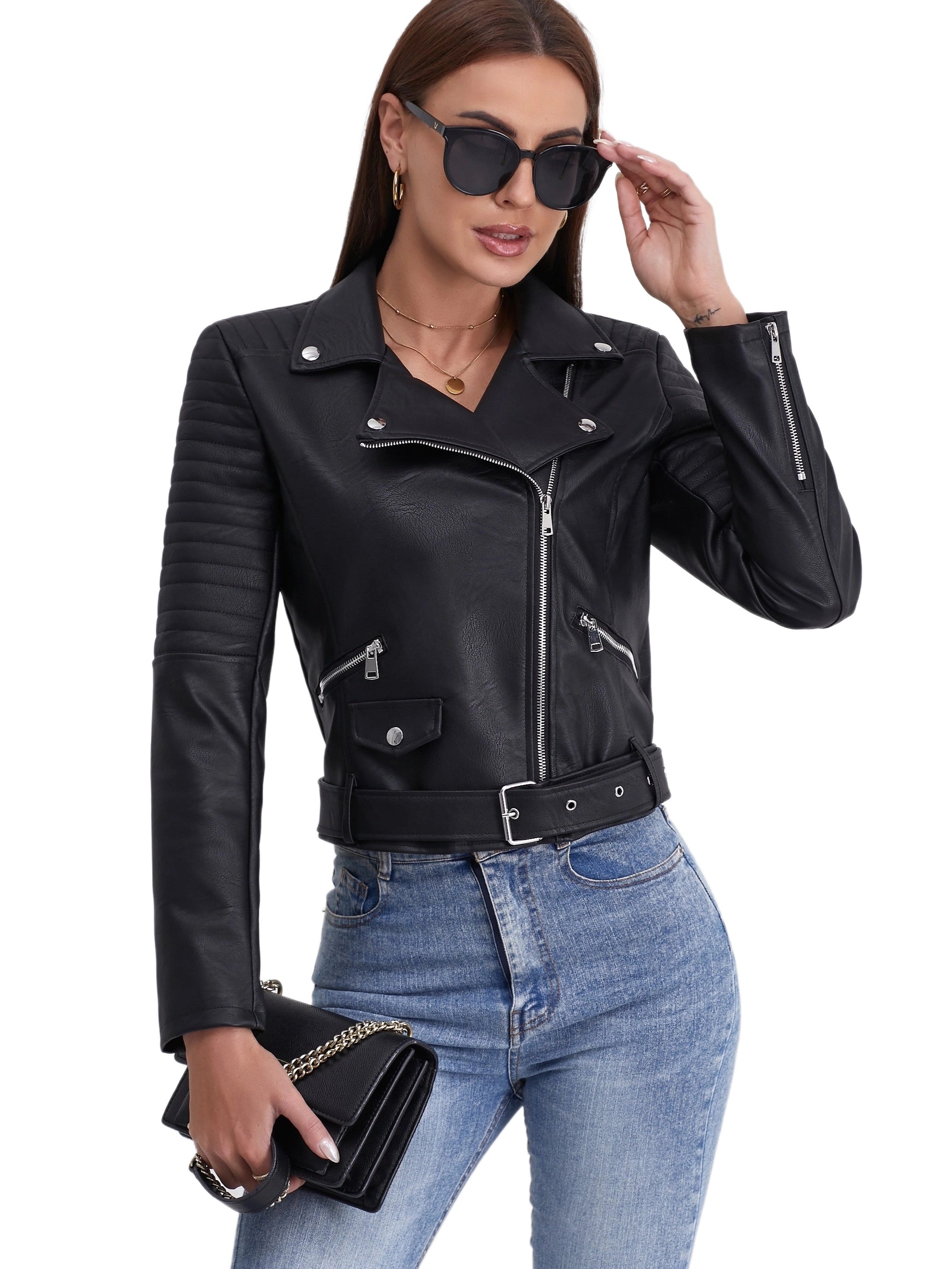 Damen-Lederjacke in Schwarz, stilvoll und modern, mit Reißverschluss und Gürtel. Perfekt für trendige Outfits. Hochwertige Mode für Frauen.
