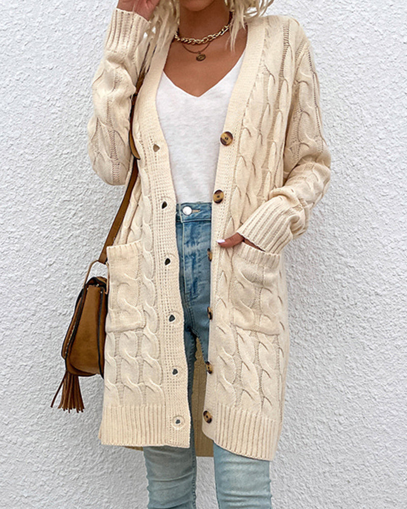Damen Strickjacke mit Zopfmuster, beige, lang, Knopfleiste, Taschen, lässig, modisch, ideal für Herbst, kombinierbar mit Jeans und T-Shirt.