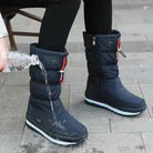 Wasserdichte Winterstiefel für Damen, warm gefüttert, rutschfest, ideal für kalte Tage. Perfekt für Outdoor-Aktivitäten im Winter.