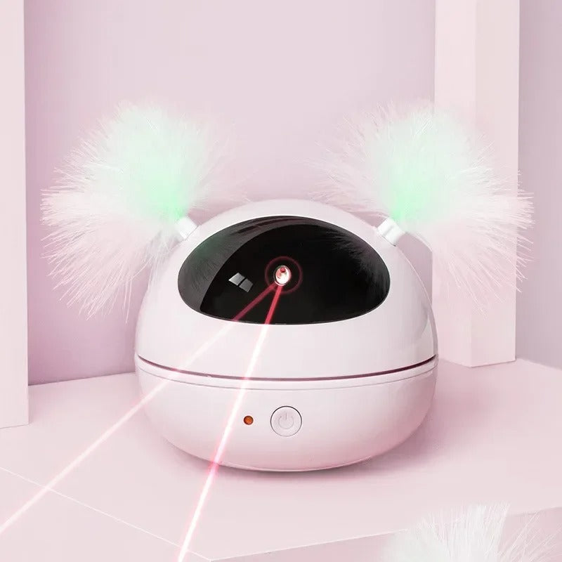 Weißer automatischer Katzenlaser-Spielzeug mit flauschigen Ohren, interaktiv, batteriebetrieben.