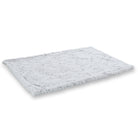 Weiße flauschige Hundedecke, rechteckig, weiches Material, ideal für Haustierkomfort.