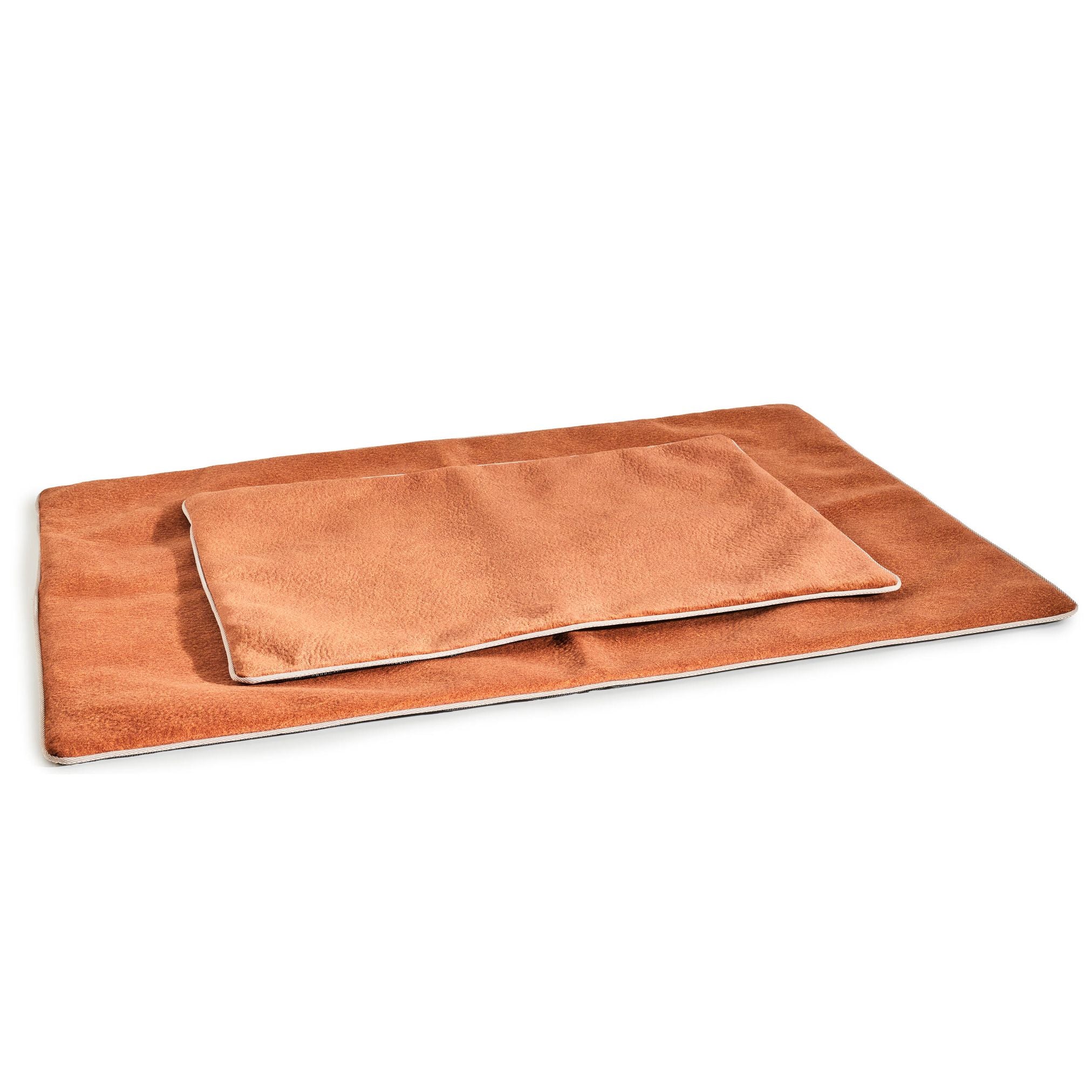 Braunes Hundebett aus weichem Stoff, rechteckig, waschbar, ideal für Haustiere, gemütlich.