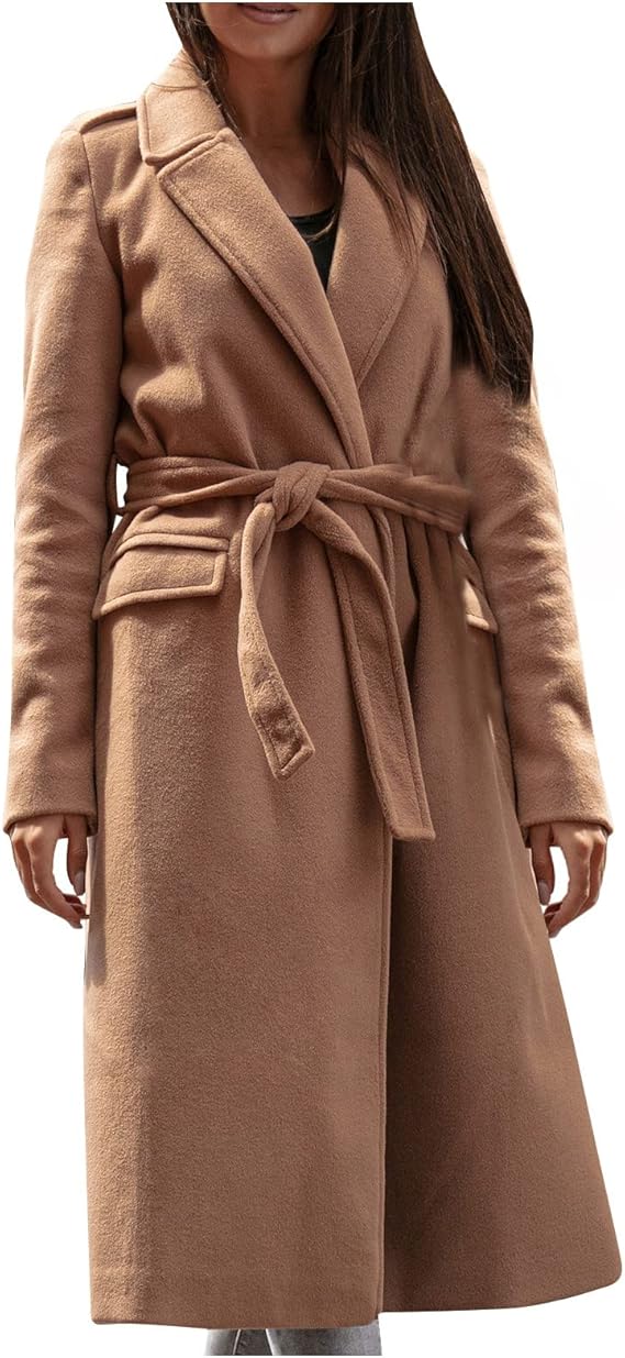 Eleganter Damen-Wollmantel in Camel, knielang mit Gürtel, ideal für Herbst und Winter. Stilvoller Trenchcoat für modische Outfits.