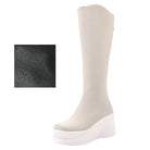 Damenstiefel mit Plateau, cremefarben, aus hochwertigem Lederimitat. Modischer, bequemer Schuh für Herbst und Winter. Ideal für trendige Outfits.