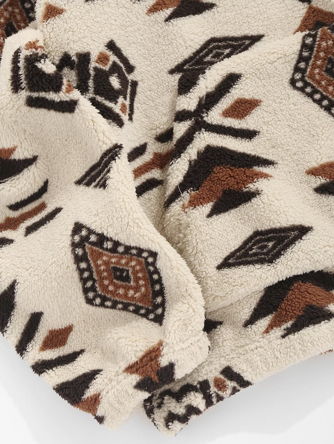 Beige Sherpa-Decke mit geometrischem Muster, weiches Fleece, warm, gemütlich, Wohnzimmer-Dekor.
