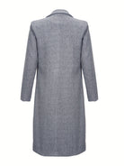 Eleganter grauer Wollmantel für Damen, knielang, klassischer Schnitt, ideal für Herbst und Winter. Hochwertige Mode, zeitloses Design.