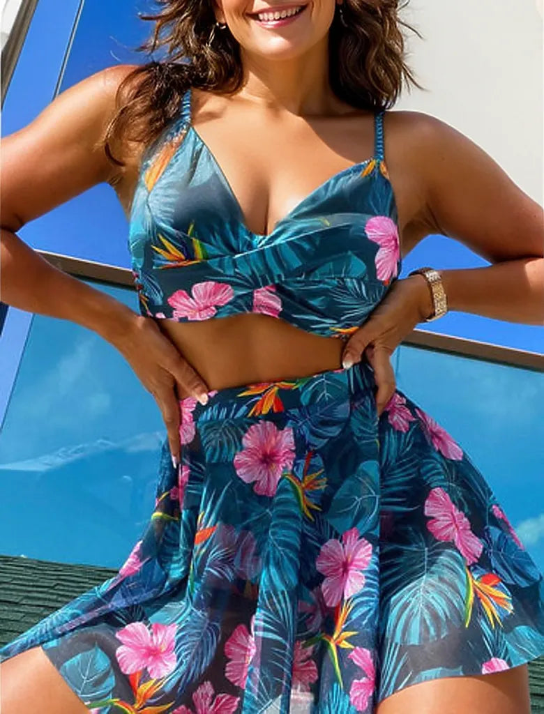 Farbintensives, tropisches Kleid mit Blumenmuster, ideal für Sommermode. Perfekt für Strand, Urlaub und Freizeit. Leicht und luftig.
