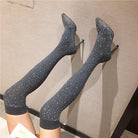 Damen Stiefel mit Strass, kniehoch, spitzer Absatz, elegantes Design, ideal für Partys und besondere Anlässe, modische Schuhtrends 2023.