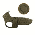 Wasserdichter Hundemantel in Olivgrün mit wabenförmigem Steppmuster, ideal für kaltes Wetter. Perfekt für Outdoor-Aktivitäten und Spaziergänge.