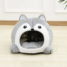 Graues Katzenbett in Tierform, Plüsch, gemütlich, für Haustiere, modernes Design, Wohnzimmer.