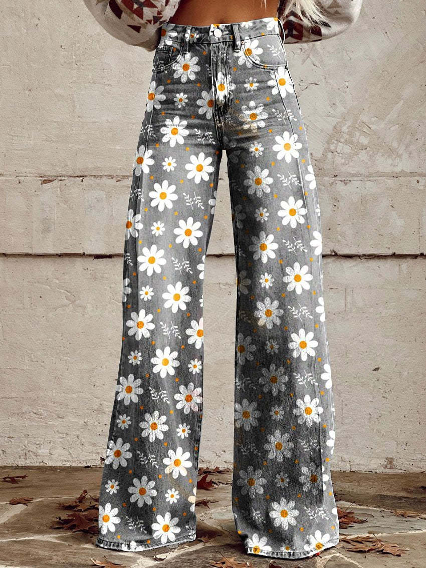 Graue Schlaghose mit Gänseblümchenmuster, Damenmode, Vintage-Stil, lässige Boho-Jeans, florales Design, trendige Bekleidung, 70er-Jahre-Look.