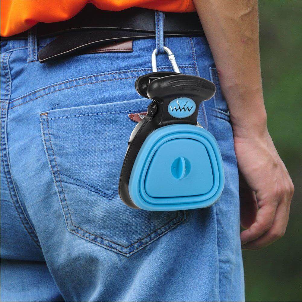 Aika Kotsammler für Hunde mit kompostierbaren Beuteln, tragbar, umweltfreundlich, ideal für Spaziergänge, einfache Handhabung, hygienisch.