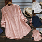 Langarmbluse aus Baumwolle in Rosa, Weiß und Blau, lässig, mit Knopfleiste und Brusttasche.