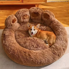 Gemütliches Hundebett in Pfotenform, ideal für kleine Hunde. Weiches, plüschiges Material bietet Komfort und Wärme. Perfekt für Haustierliebhaber.