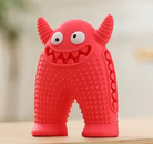Rotes Hundespielzeug in Monsterform, robust und zahnfreundlich. Perfekt für Kauspielzeug, Hundezubehör, langlebiges Hundespielzeug.