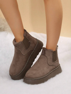 Damen-Winterstiefel, braun, gefüttert, rutschfeste Sohle, modisch, warm, bequem, ideal für kalte Tage, stilvolle Winterschuhe.