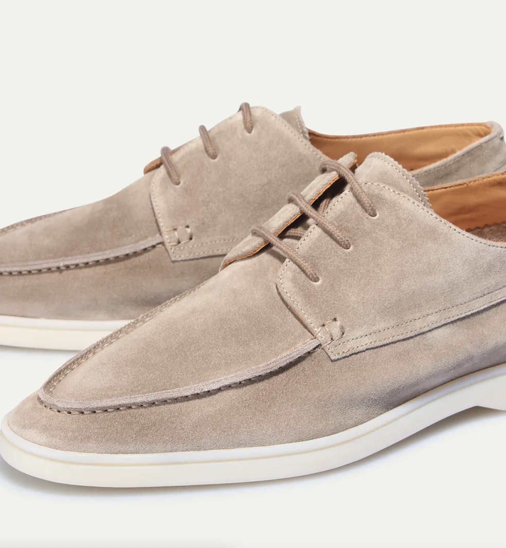 Beige Wildleder-Herrenschuhe, Schnürschuhe, elegantes Design, Freizeitschuhe, rutschfeste Sohle.