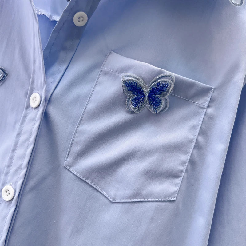 Damenbluse mit Schmetterlingsstickerei, langärmelig, Polokragen, vielseitig, ideal für Frühling. Elegante Mode, hochwertiges Design.