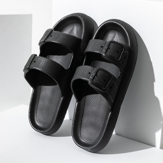 Schwarze Badeschlappen mit Schnallen, rutschfest, ideal für Sommer und Zuhause. Unisex-Design, EVA-Material, komfortabel und langlebig.