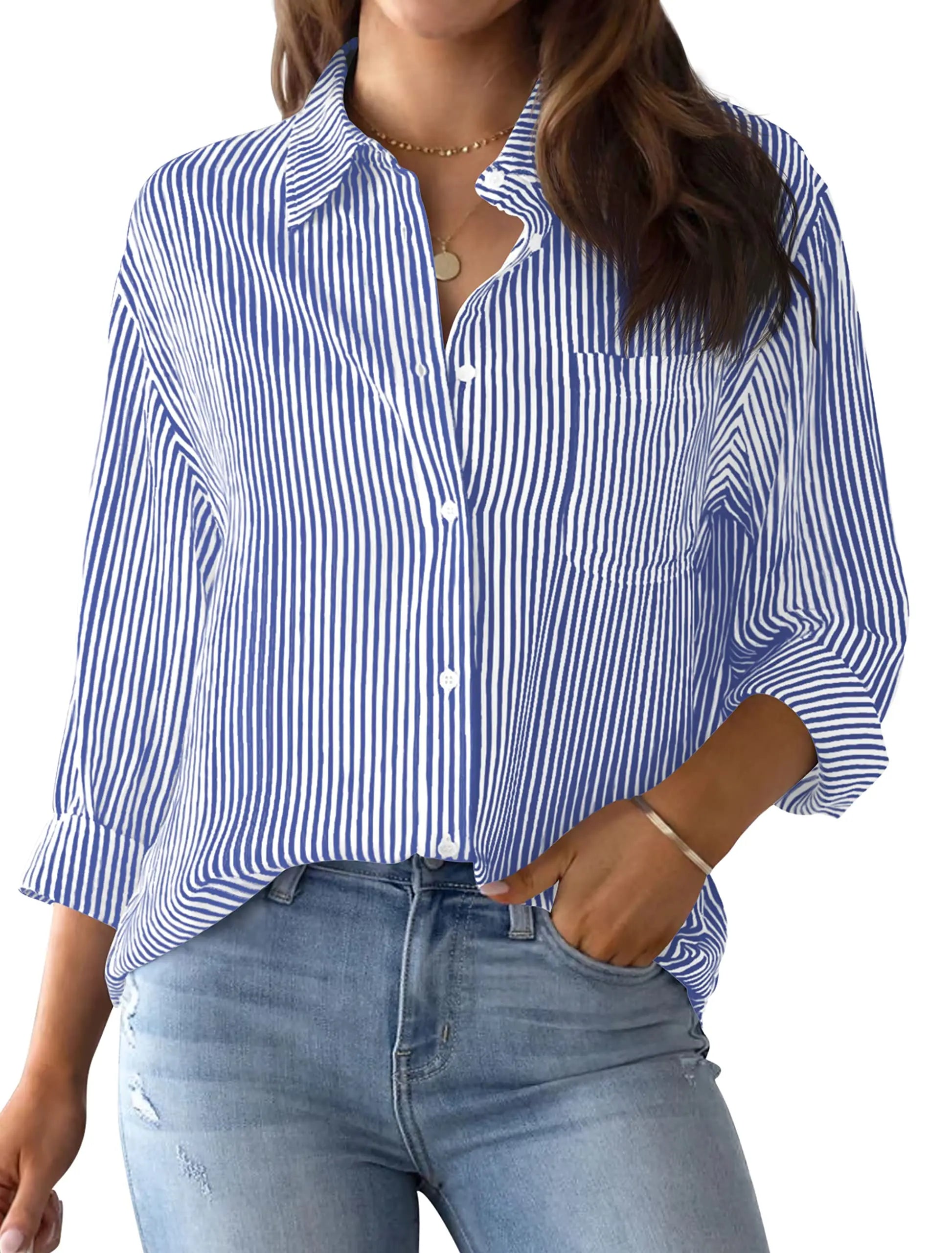 Gestreifte Damenbluse mit langen Ärmeln, Knopfleiste und klassischem Kragen. Perfekt für Casual-Looks. Hochwertige Mode, bequem und stilvoll.