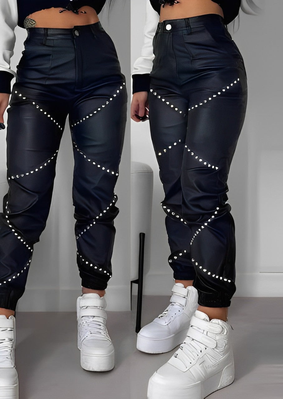 Damen-Lederhose mit Nieten, Cargo-Design, Streetwear-Trend, Herbst/Winter, hohe Taille, Bündchen, modisch, vielseitig, schwarz.