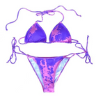 Lila-pinkes Bikini-Set, Triangel-Oberteil, verstellbare Träger, modisches Bademode-Design.