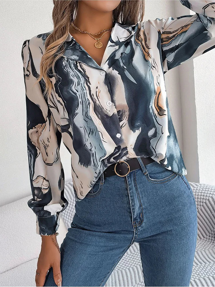 Elegantes Damenhemd mit Batikmuster, Herbst, Puffärmel, langärmelig, modisch, lässig, ideal für stilvolle Outfits und trendige Looks.