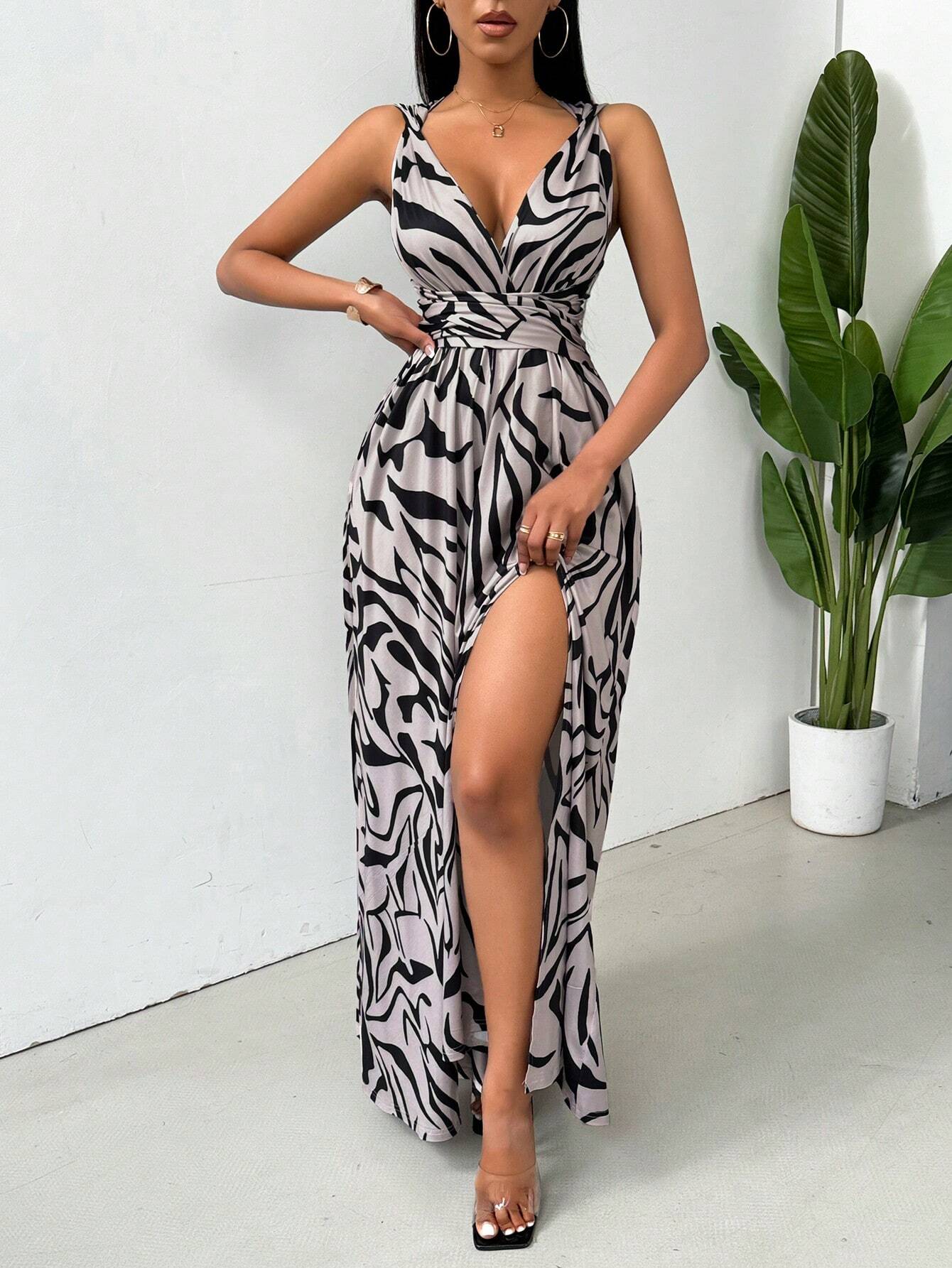 Elegantes Kleid: Leichter Stoff für Frühling & Sommer