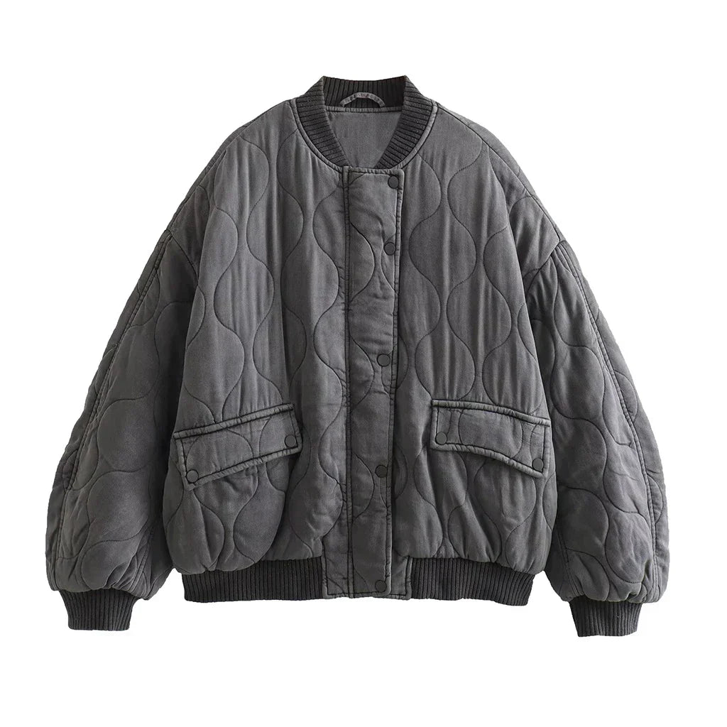Damen Bomberjacke 2023, elegant und lässig, langärmelig, in Grau. Perfekt für Club- und Party-Outfits. Modische, gesteppte Optik.