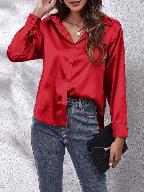 Rotes Satinhemd Damen, langärmlig, locker, Knopfleiste, eleganter Look, ideal für Frühling, modische Bluse, kombinierbar mit Jeans.