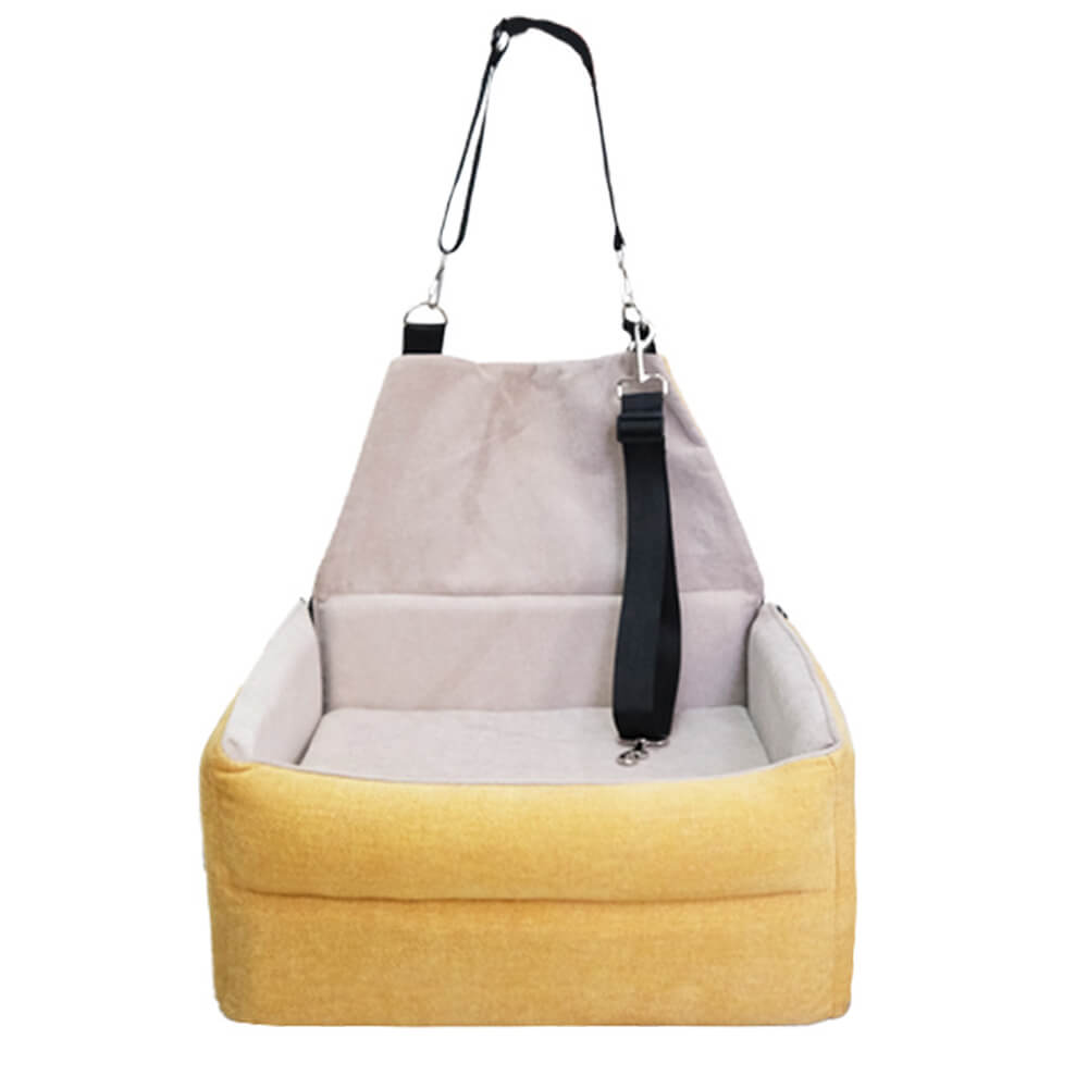 Gelber, erhöhter Hundesitz fürs Auto, Sicherheitsgurt, weiches Material, ideal für Reisen.