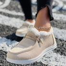 Damen-Sneaker mit Fellfutter, beige, bequem und modisch, ideal für Herbst und Winter. Perfekt für lässige Outfits und warme Füße.