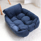 Blaues Hundebett aus weichem Stoff, quadratisch, gemütlich, ideal für kleine Haustiere.
