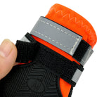 Hunde-Schuh mit rutschfester Sohle, reflektierendem Klettverschluss und robustem Material. Ideal für Outdoor-Aktivitäten und Pfotenschutz.