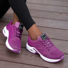Lila Damen-Sneaker mit atmungsaktivem Mesh-Obermaterial und gepolsterter Sohle, ideal für Sport und Freizeit. Trendige Sportschuhe online kaufen.