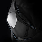 Schwarzer Hardshell-Rucksack, ergonomisch, wasserabweisend, modernes Design, für Reisen.