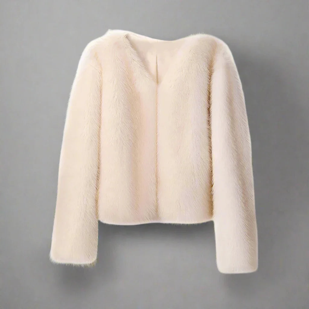 Luxuriöse Damen-Kunstpelzjacke, beige, Winter 2023, modisch, Streetwear, ikonisch, hochwertig, warm, stilvoll, trendig, Fashion Week.