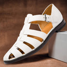 Weiße Ledersandalen für Herren, römischer Stil, mit Schnalle, modisch und bequem.
