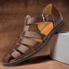 Braune Ledersandalen für Herren, römischer Stil, mit Schnalle, modisch und bequem.