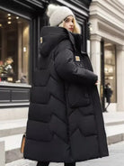 Damen Wintermantel, schwarz, Daunen, Kapuze, modisch, warm, Outdoor, elegant, stilvoll, Wintermode, Stadt, hochwertig, bequem, trendy.