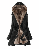 Schwarzer Damenmantel mit Kapuze, gefüttert mit Kunstfell, ideal für Wintermode. Stilvoller Parka, warm und modisch, perfekt für kalte Tage.