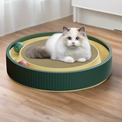 Katzenspielzeug mit Kratzbrett und Ballbahn, ideal für aktive Katzen. Fördert Spielspaß und Krallenpflege. Perfekt für Katzenliebhaber.
