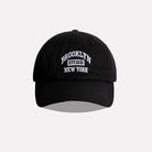 Schwarze Baseballkappe mit "Brooklyn" Stickerei, gebogenem Schirm, Unisex-Design. Ideal für Frühling und Sommer, perfekt für Outdoor-Sportarten.