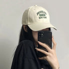 Unisex Baseball Cap mit gesticktem "Brooklyn New York" Schriftzug, gebogener Schirm, ideal für Frühling und Sommer, modisches Accessoire.